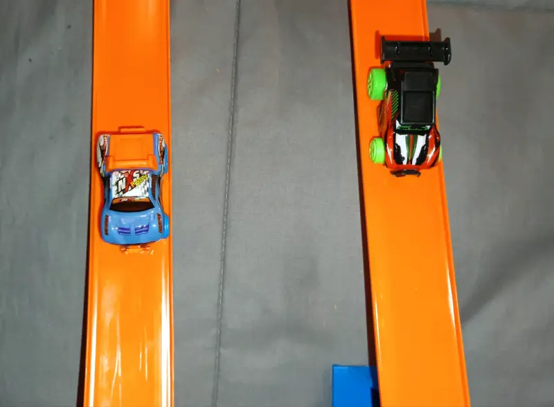 Pista de autos Maisto NXS con loop - 3