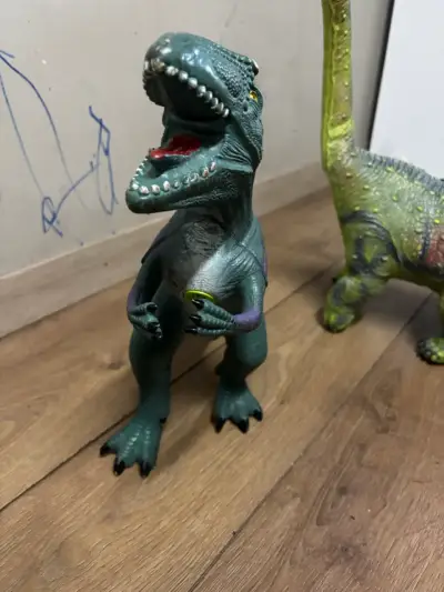 Figura de dinosaurio T-Rex de juguete - miniatura 2