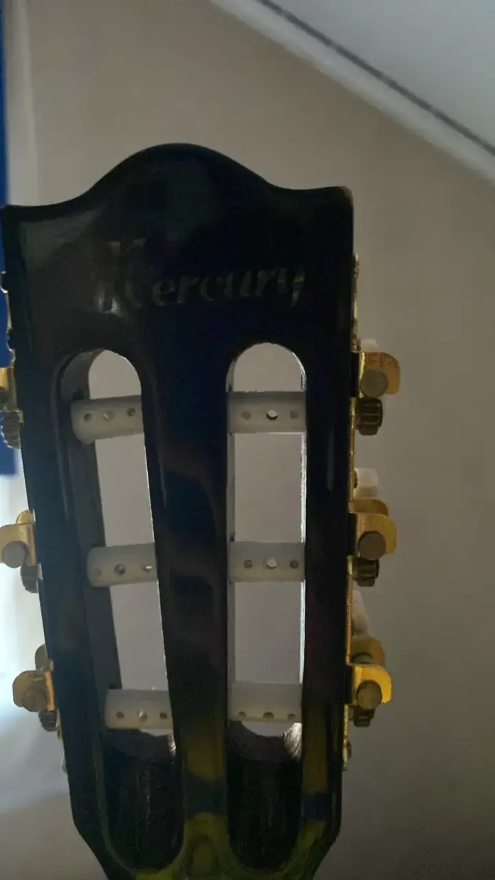 Guitarra acústica negra clásica de niño mercury - 6