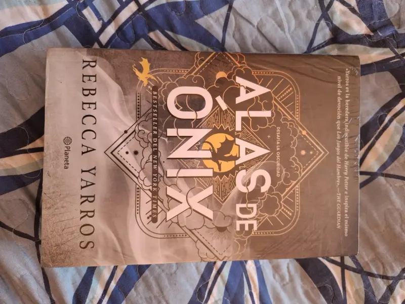 Trilogía de libros 'Alas de Sangre' de Rebecca Yarros - 3