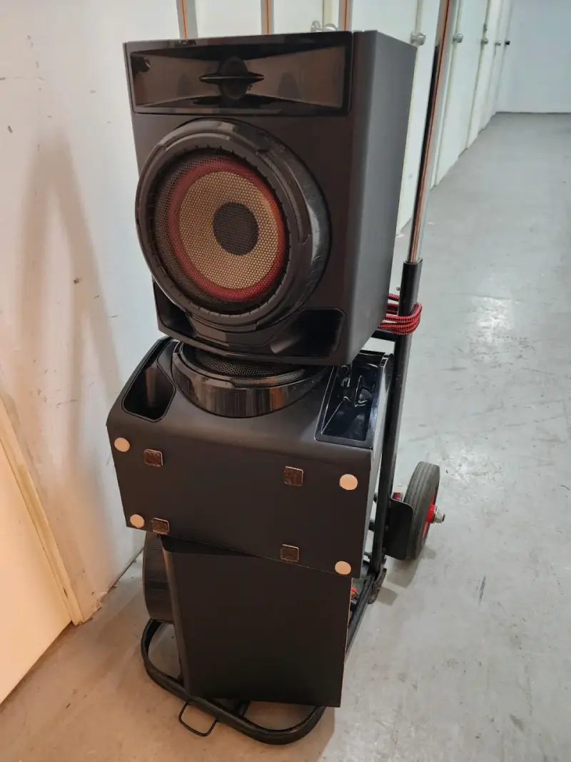 Sistema de sonido LG con altavoces potentes - 2