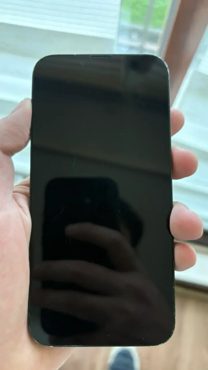 iPhone 15  en excelente estado - 6