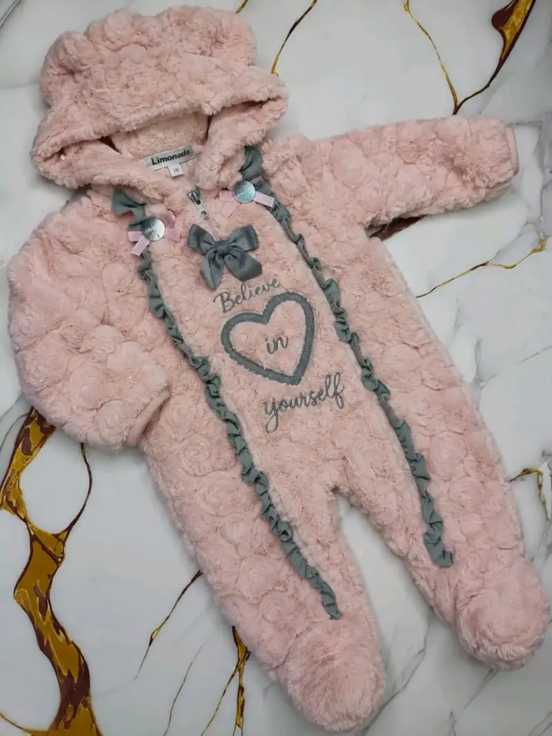 Enterito de bebé rosado con capucha Limonada