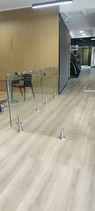 Baranda de vidrio templado para piscina - miniatura 1