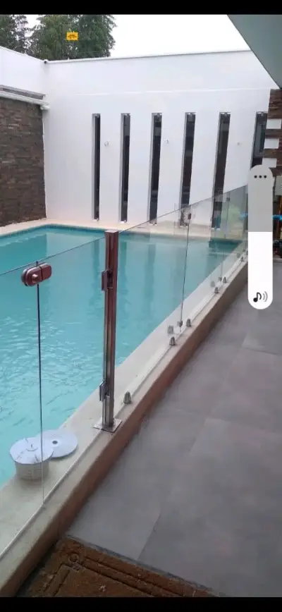 Baranda de vidrio templado para piscina - miniatura 2