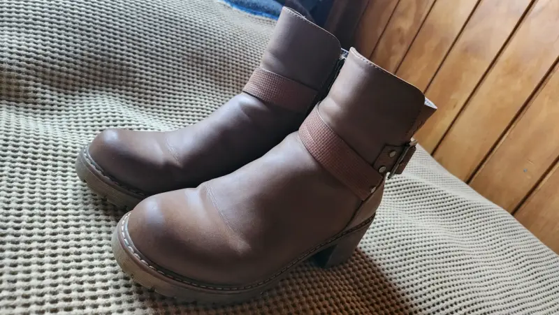 Botines de cuero marrón con tacón - 2