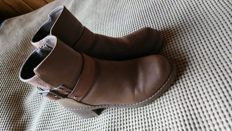 Botines de cuero marrón con tacón - 4