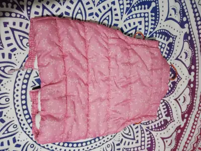 Chaqueta acolchado rosa para niña con estrellas - miniatura 4