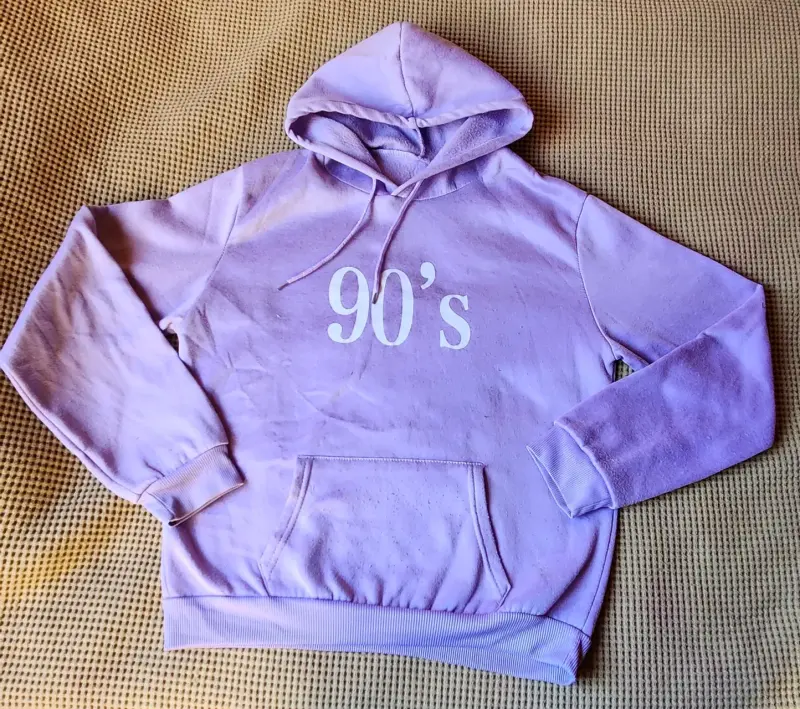 Polerón morado con capucha estilo 90's - 1