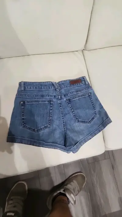 Shorts de mezclilla azul para mujer - miniatura 2