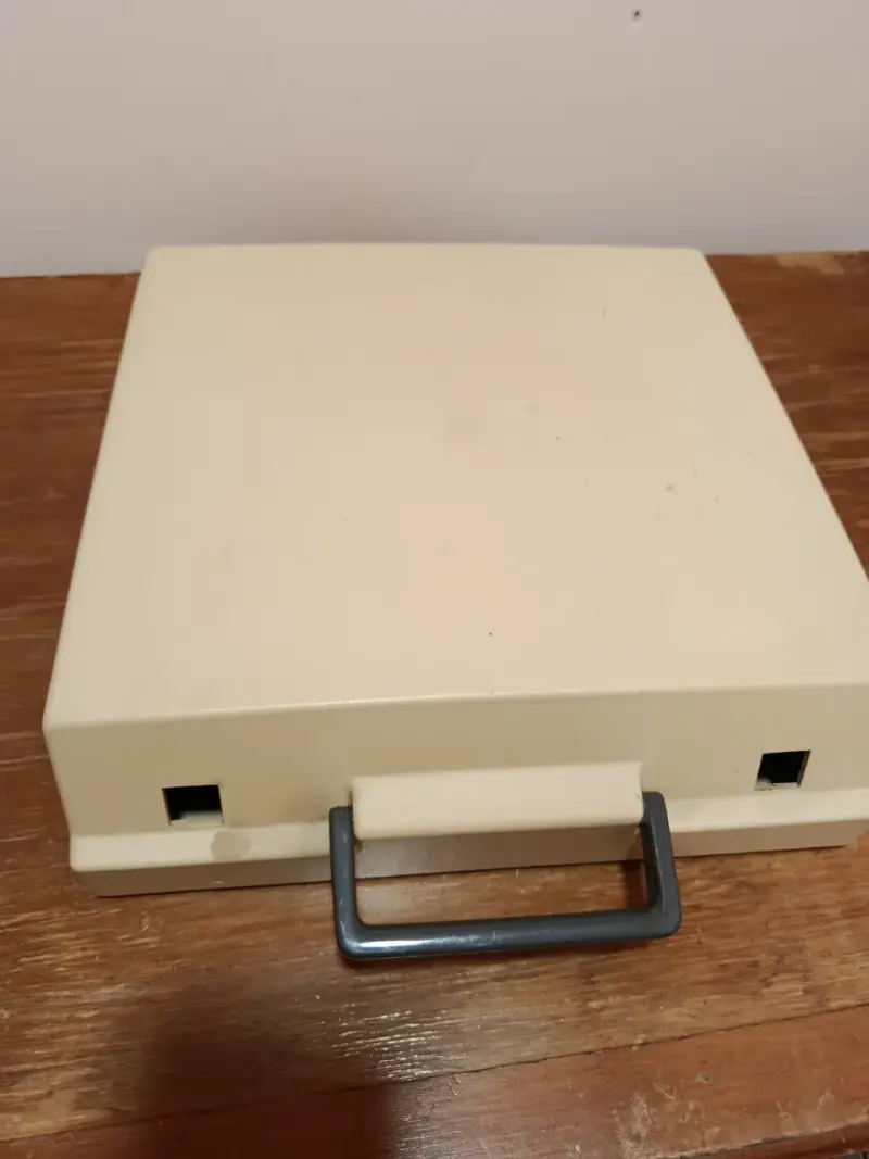 Máquina de Escribir Olivetti Universitaria Vintage - 2