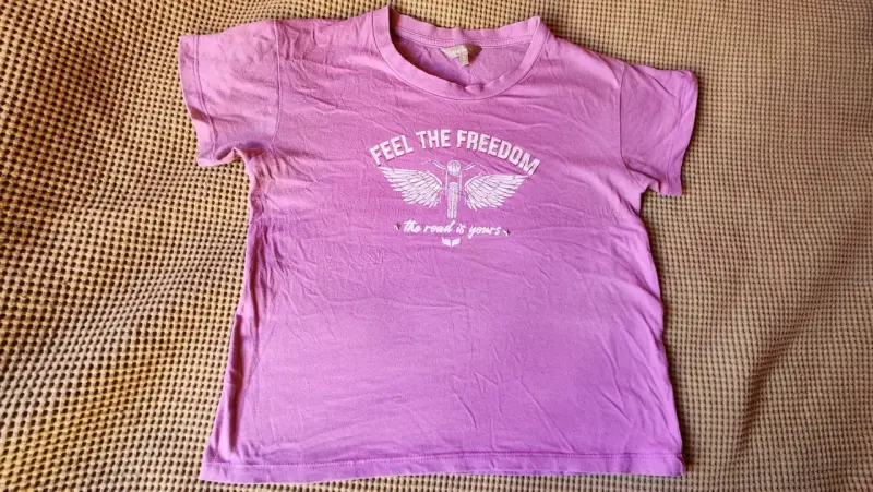 Polera Morada con Estampado 'Feel the Freedom' - 2