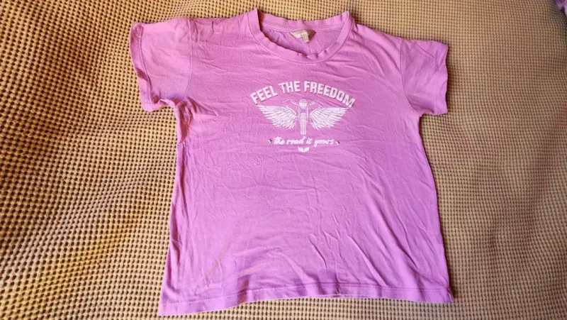 Polera Morada con Estampado 'Feel the Freedom' - 3