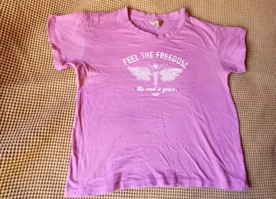 Polera Morada con Estampado 'Feel the Freedom' - miniatura 4