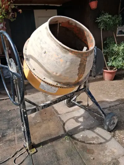 Hormigonera de construcción 180 kg usada - miniatura 2