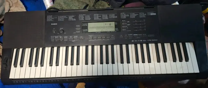 Teclado Casio CTK-5200 con 61 teclas - 1