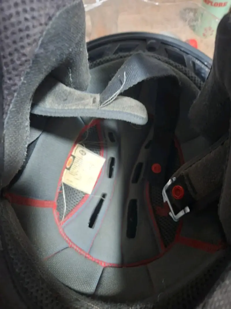 Casco de moto BELL con diseño gráfico y visera - 4