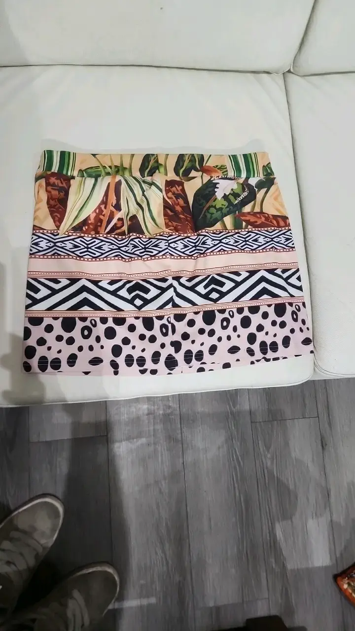 Falda corta estampada multicolor