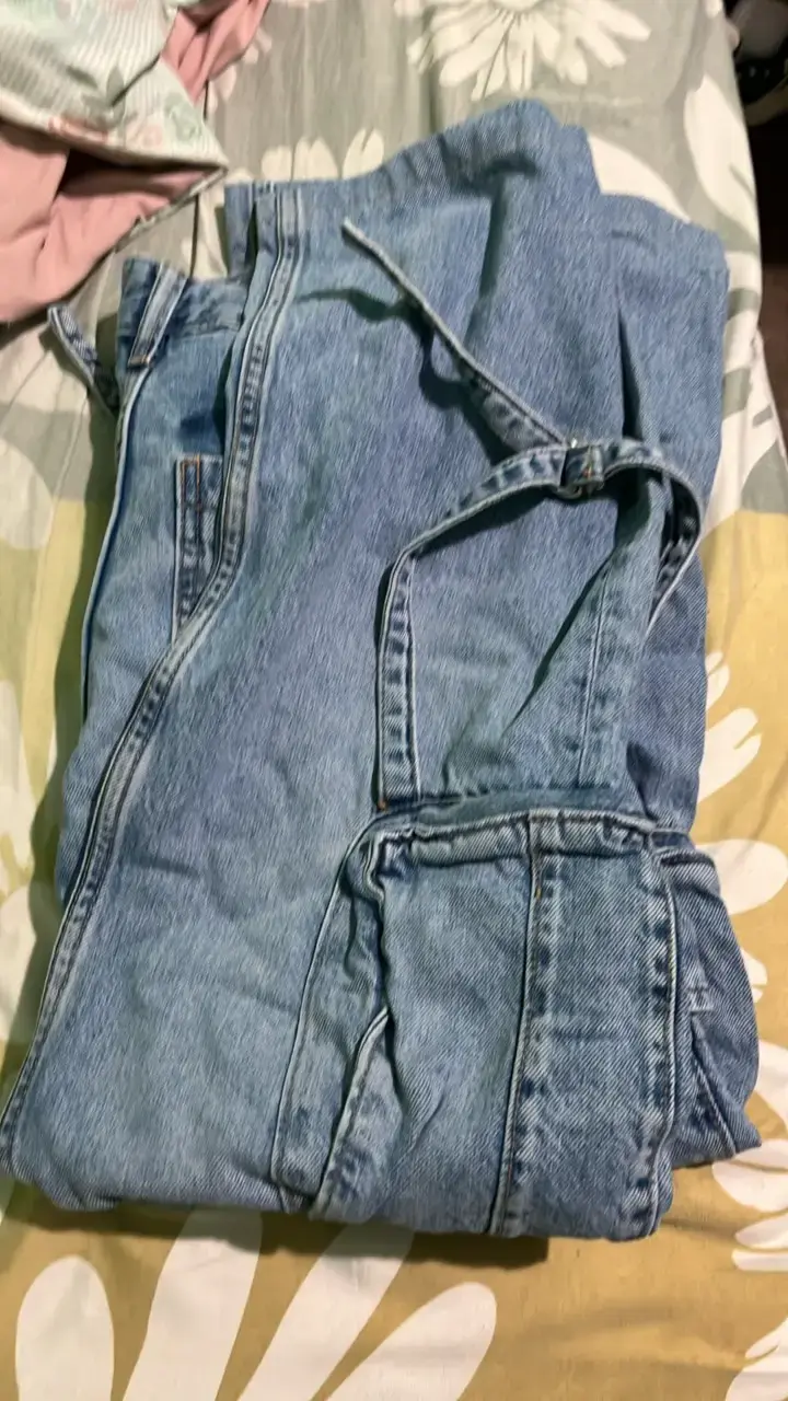 Jeans cargo de mezclilla azul para mujer - 3