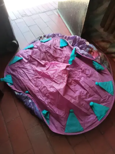 Carpa infantil temática Frozen con copos de nieve - miniatura 2