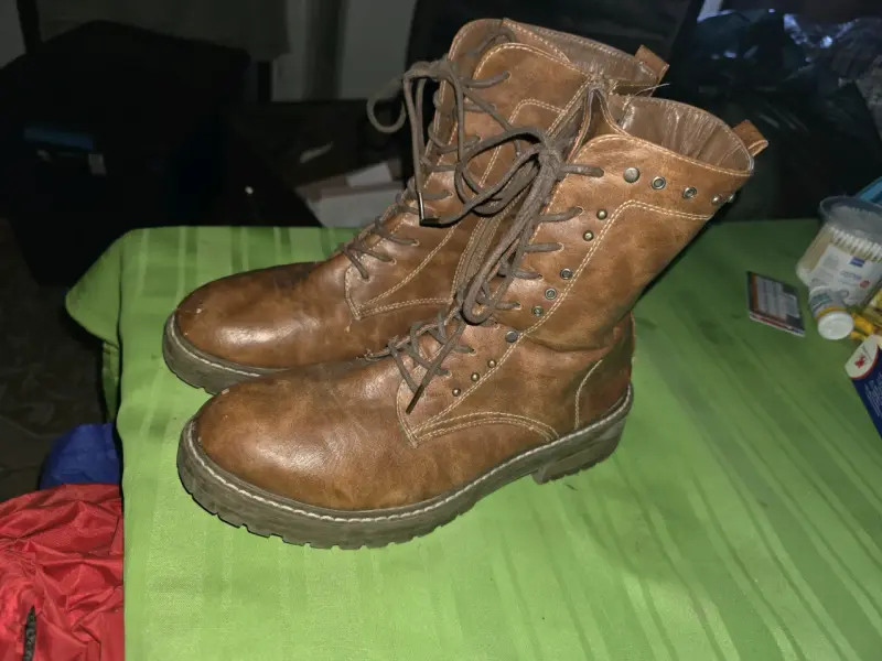 Botas de cuero marrón con cordones - 2
