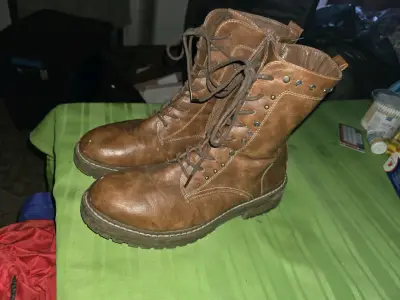 Botas de cuero marrón con cordones - miniatura 2