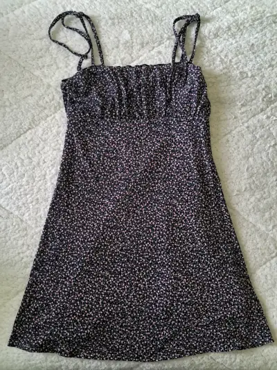 Vestido corto de tirantes con estampado floral - miniatura 1