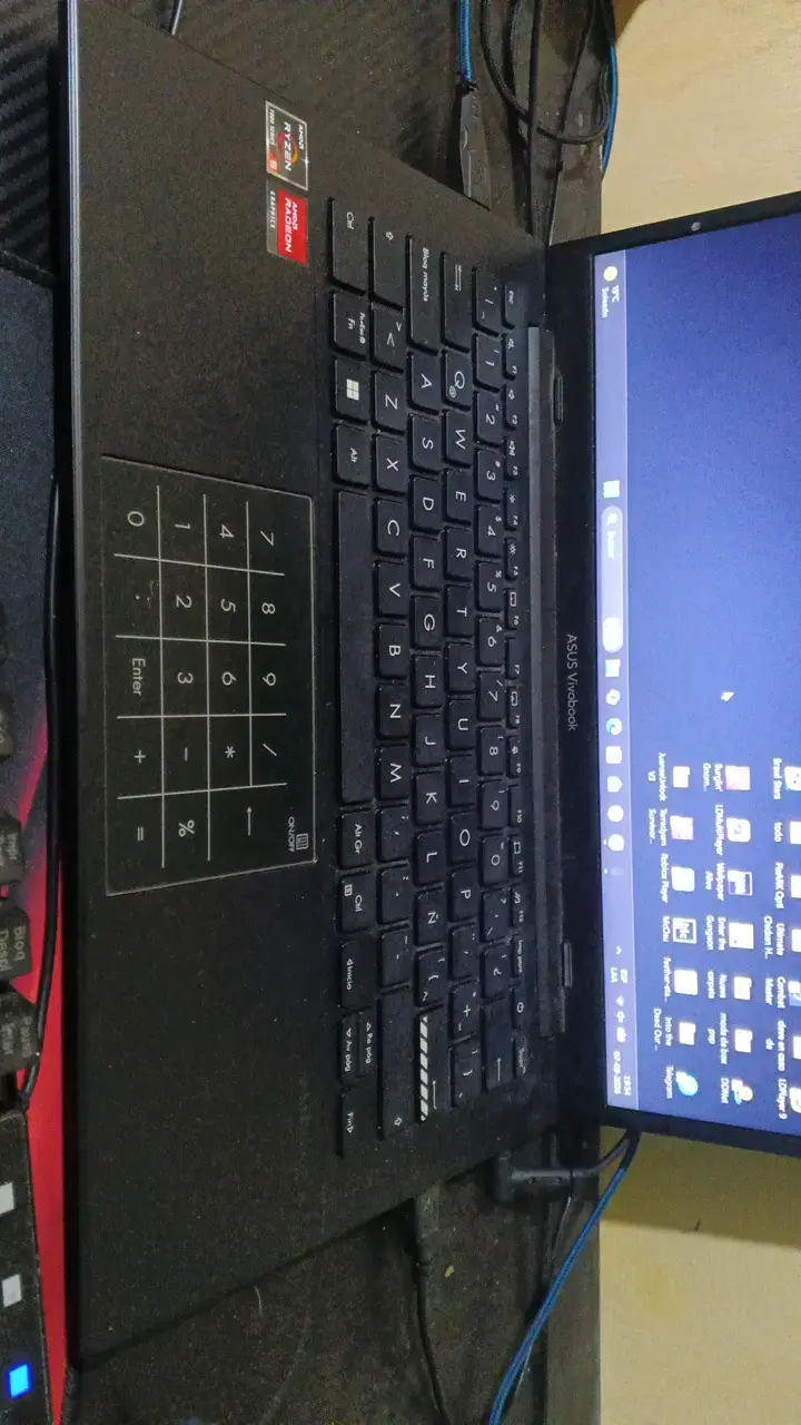 Laptop ASUS VivoBook con pantalla táctil - 5