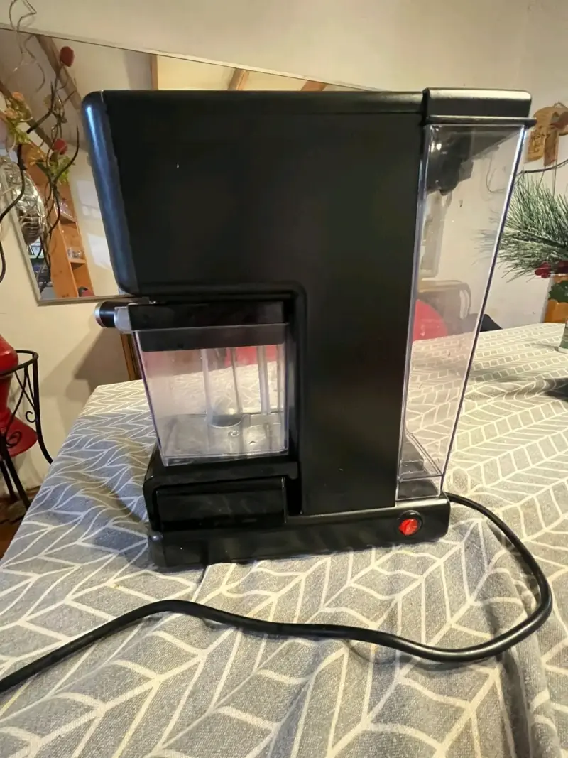 Cafetera espresso Oster con espumador - 3