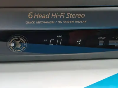Reproductor VHS Sony 6 Head Hi-Fi Stereo con control - miniatura 4