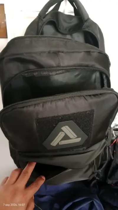 Mochila táctica en negro 32 l - miniatura 3