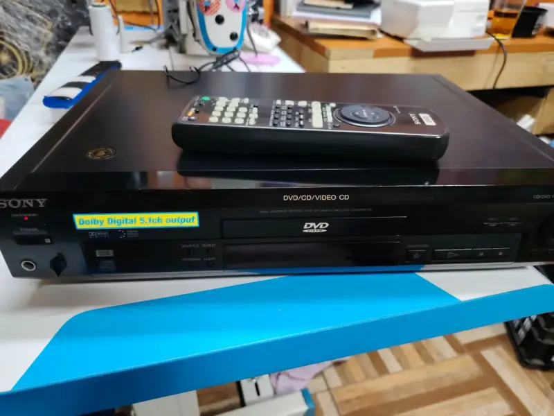 Reproductor de DVD Sony con control remoto - 1