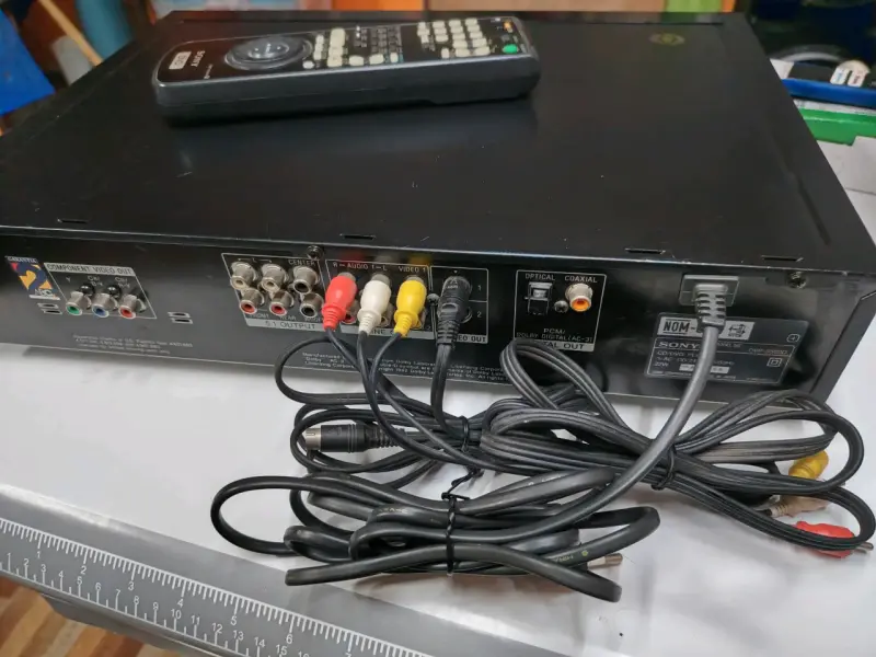 Reproductor de DVD Sony con control remoto - 6