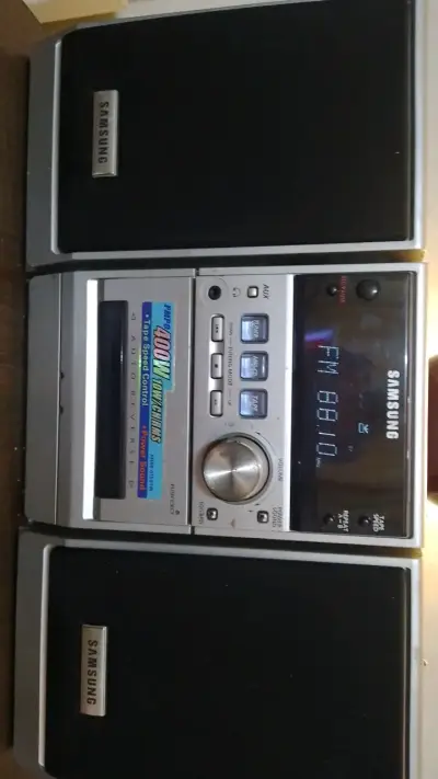 Mini componente Samsung con radio FM y cassette - miniatura 3