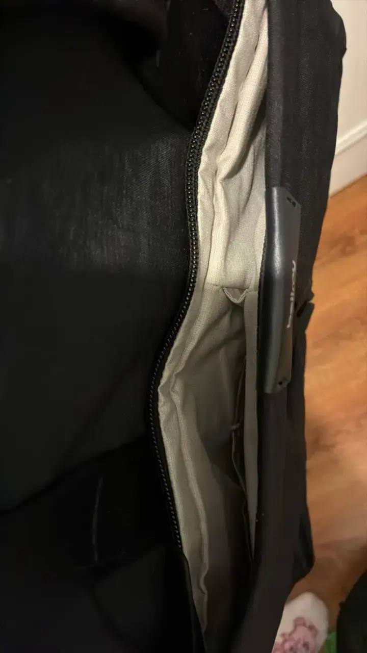 Maletín negro Bellroy con múltiples compartimentos - 5