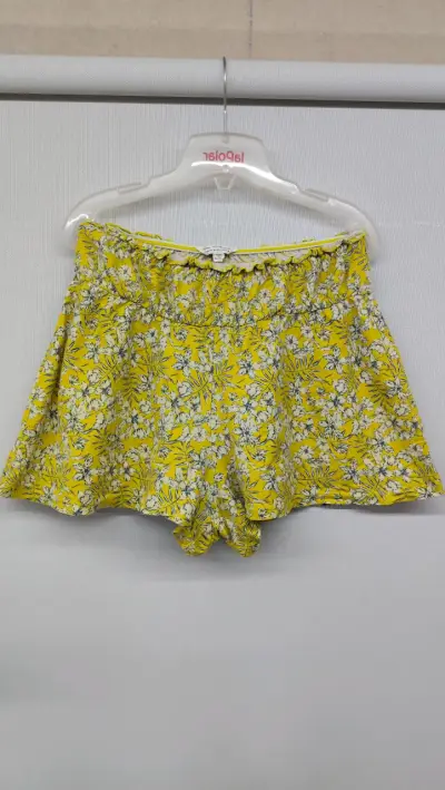 Short amarillo con estampado floral - miniatura 1