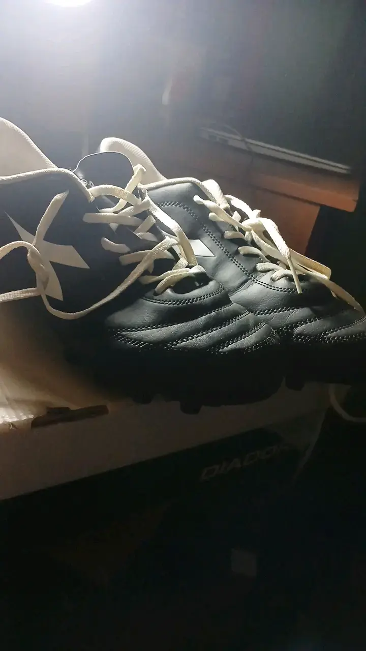 Botines de fútbol Diadora negros con tapones - 1