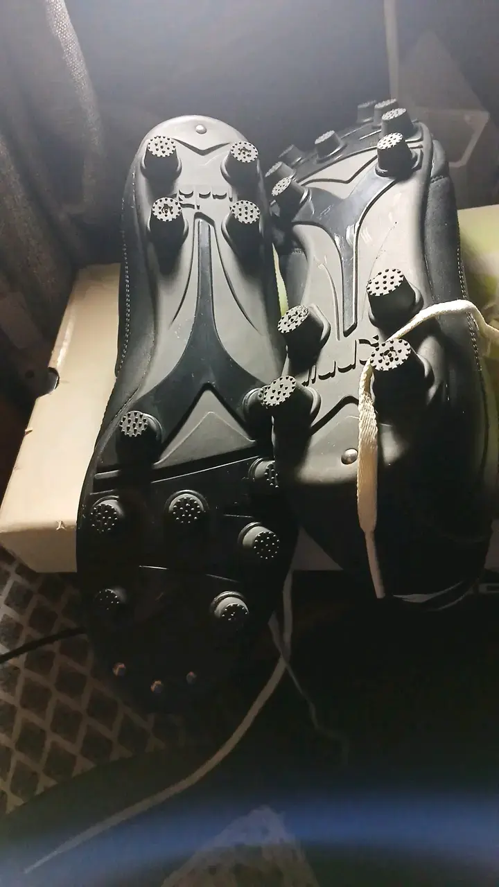 Botines de fútbol Diadora negros con tapones - 2