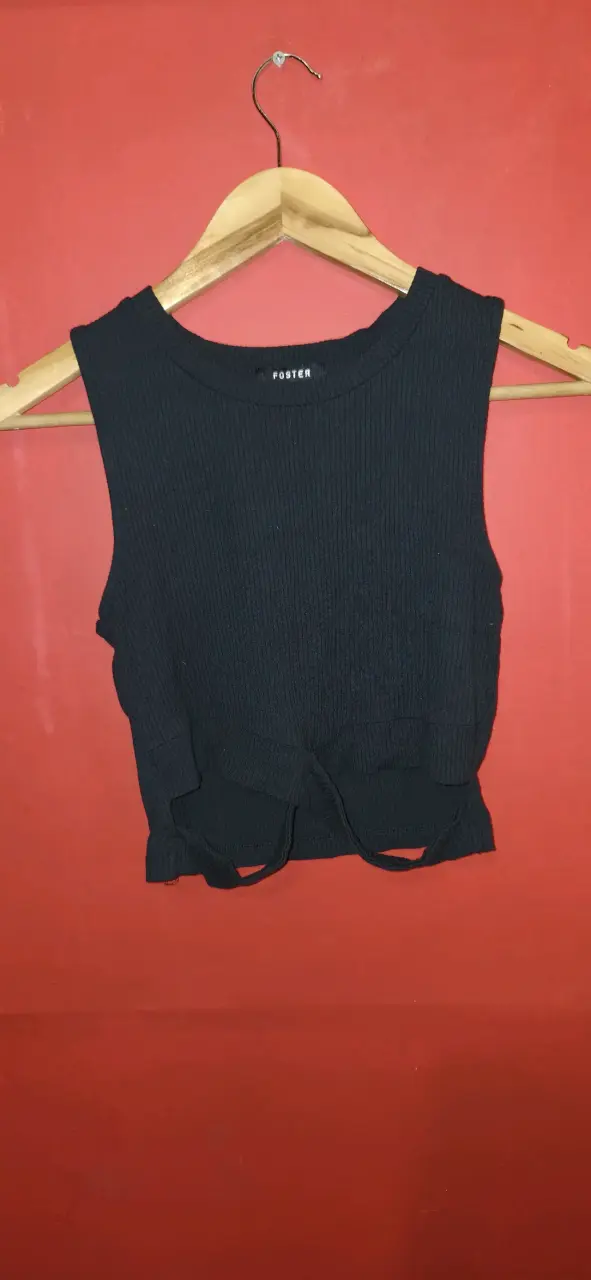 Top sin mangas negro Foster talla S - 1