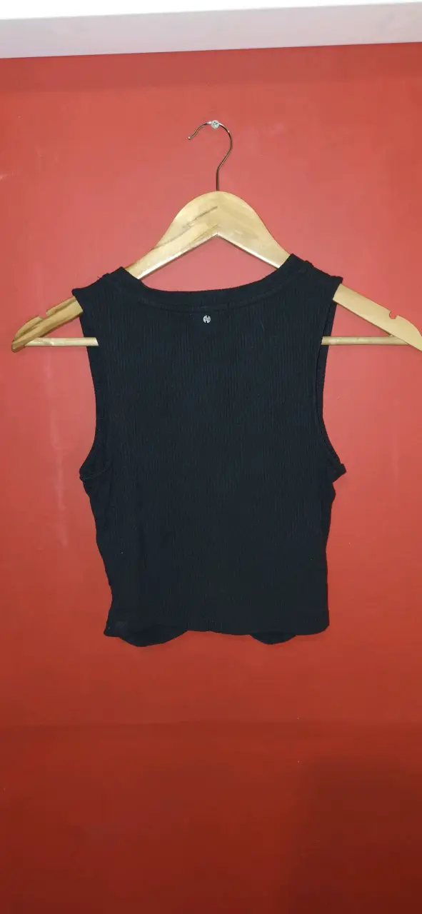 Top sin mangas negro Foster talla S - 3