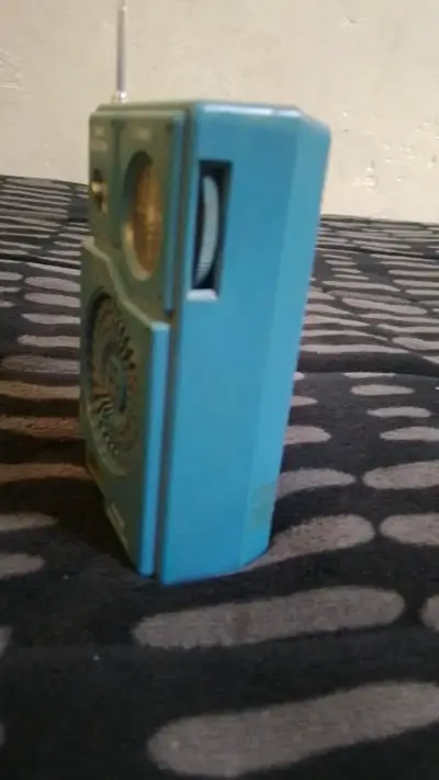 Radio portátil vintage FM/AM azul - miniatura 4
