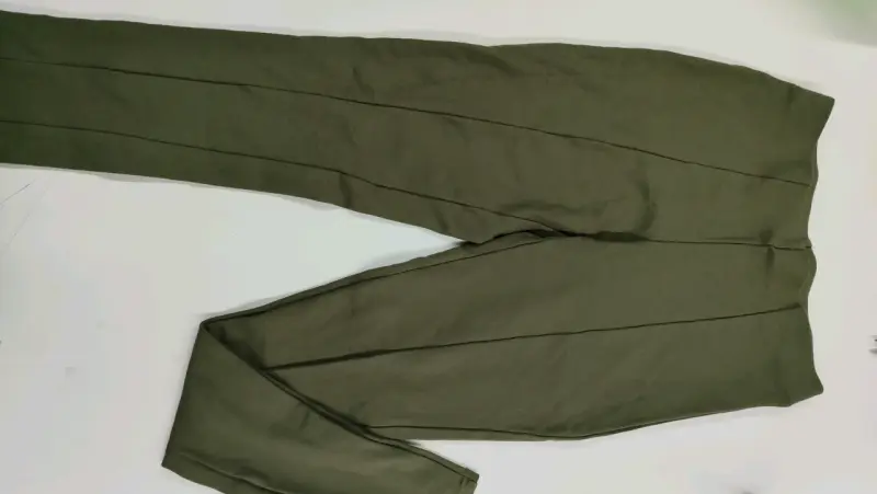 Calza pantalón verde Forever 21 talla M - 1