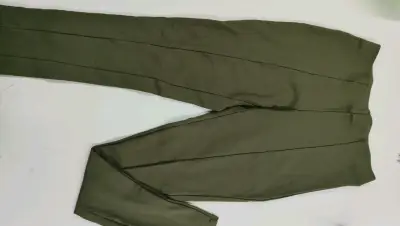 Calza pantalón verde Forever 21 talla M - miniatura 1