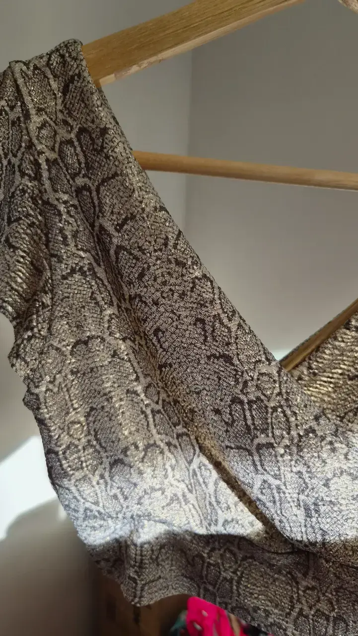 Top de mujer con estampado de serpiente - 3