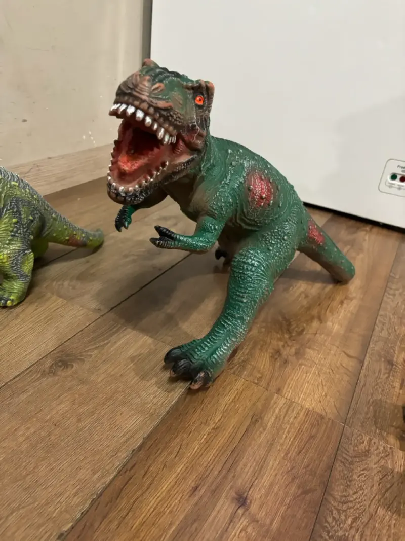 Figura de dinosaurio T-Rex de juguete - 1