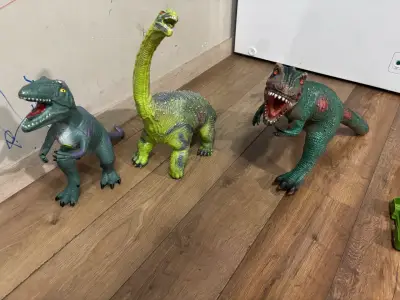 Figura de dinosaurio T-Rex de juguete - miniatura 2