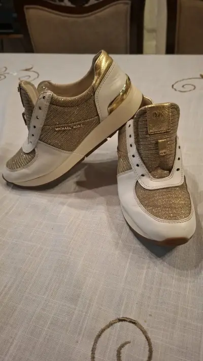 Zapatillas doradas Michael Kors para mujer - miniatura 1