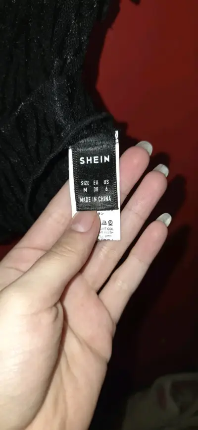 Blusa corta negra de encaje Shein - miniatura 3