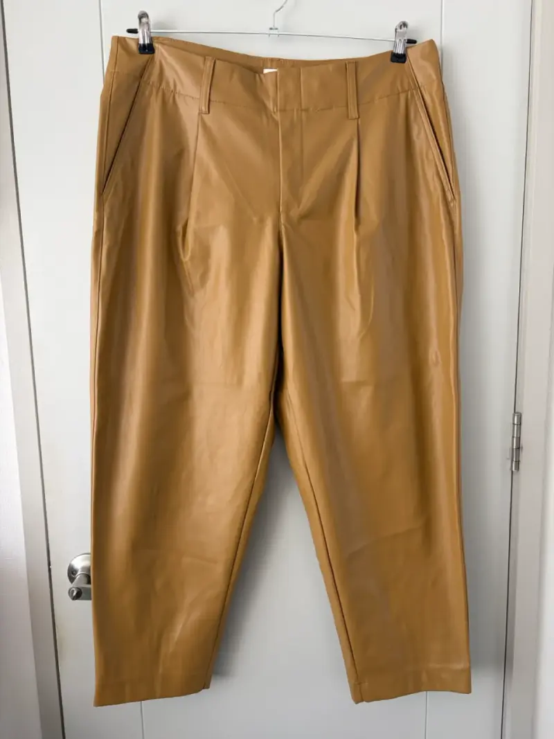 Pantalo ecocuero camel A New Day - 1