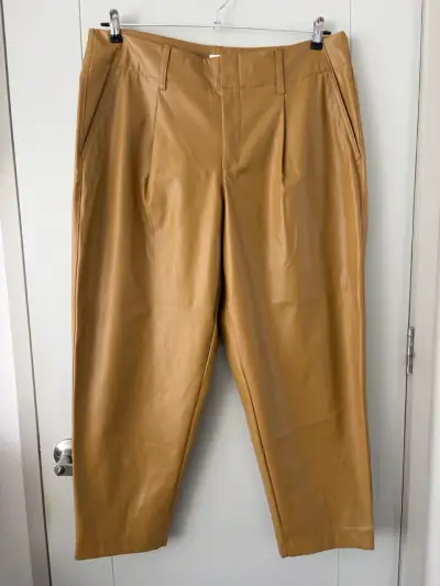 Pantalo ecocuero camel A New Day - miniatura 1